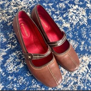 Naturalizer Brown Leather Mary Jane Flats with Red Insole Size 8